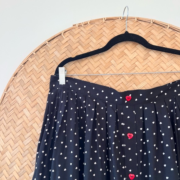 WOMEN’S HELL BUNNY A-LINE BLACK W/ POLKA DOTS SKIRT W/ POCKETS HEART BUTTONS EUC - Picture 9 of 16